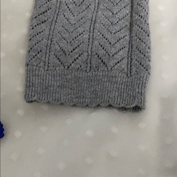 ~Gap-2018 Pullover Button up in Grey~ - Picture 3 of 4